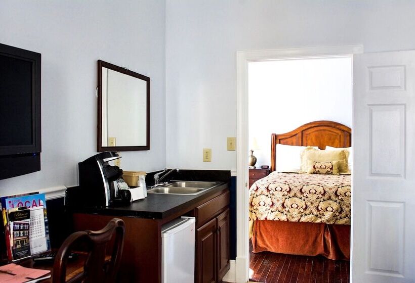 Отель The Biltmore Greensboro