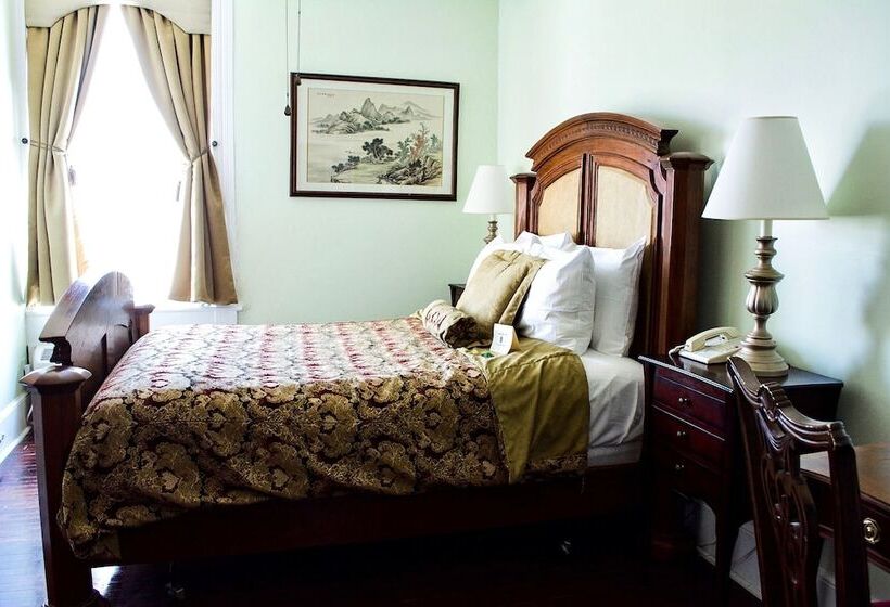 Отель The Biltmore Greensboro