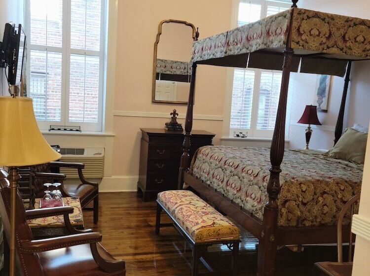 Отель The Biltmore Greensboro