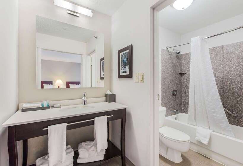 The Blu Hotel Blue Ash Cincinnati, Ascend Hotel Collection