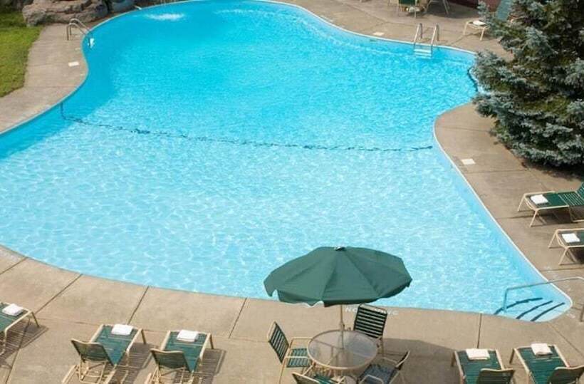 ホテル The Chateau Resort