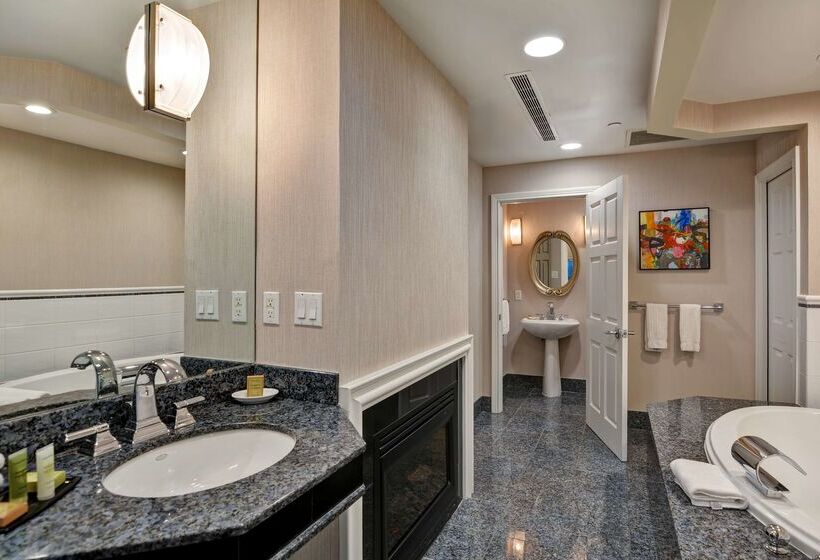 The Cincinnatian Hotel Curio Collection By Hilton