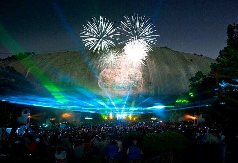 فندق The Inn at Stone Mountain Park