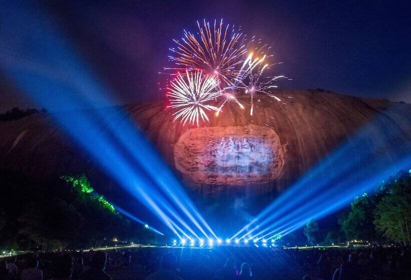 فندق The Inn at Stone Mountain Park