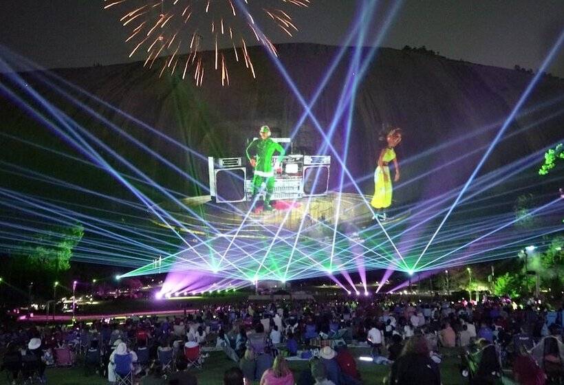 فندق The Inn at Stone Mountain Park