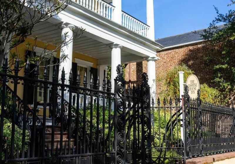 Отель The Jasmine House