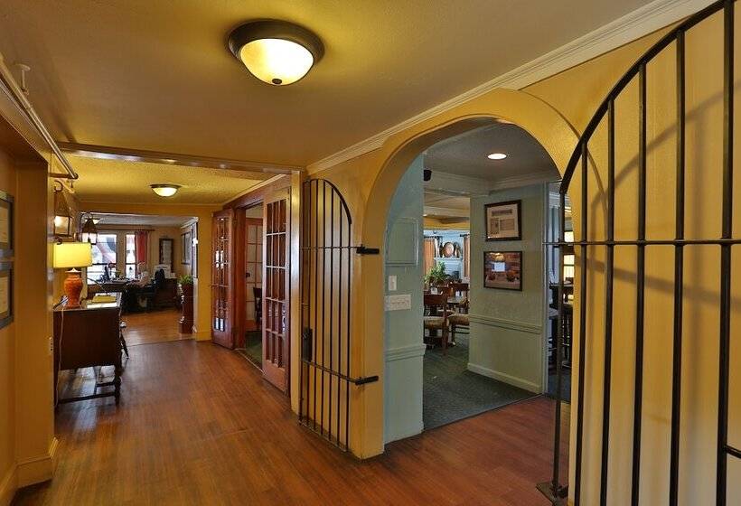 فندق The Kennebunk Inn