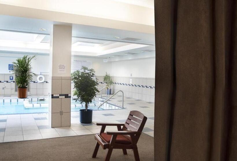 בית מלון כפרי The Madison Concourse