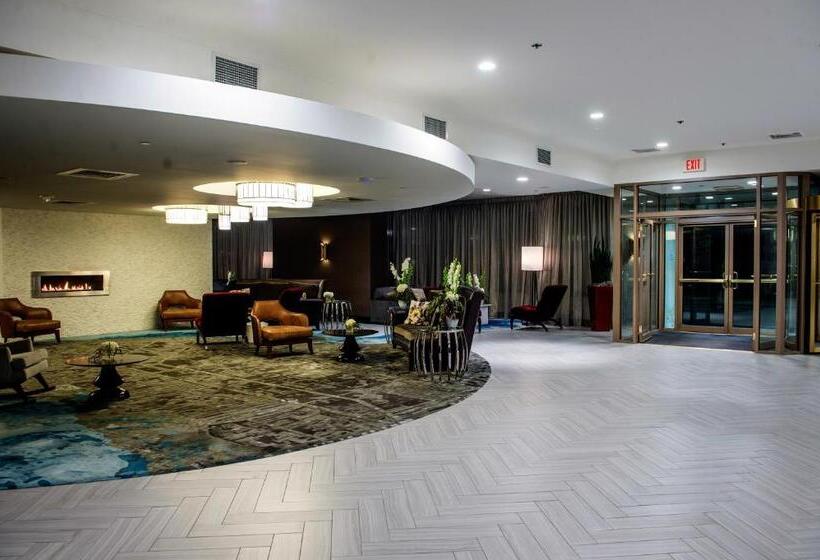 בית מלון כפרי The Madison Concourse