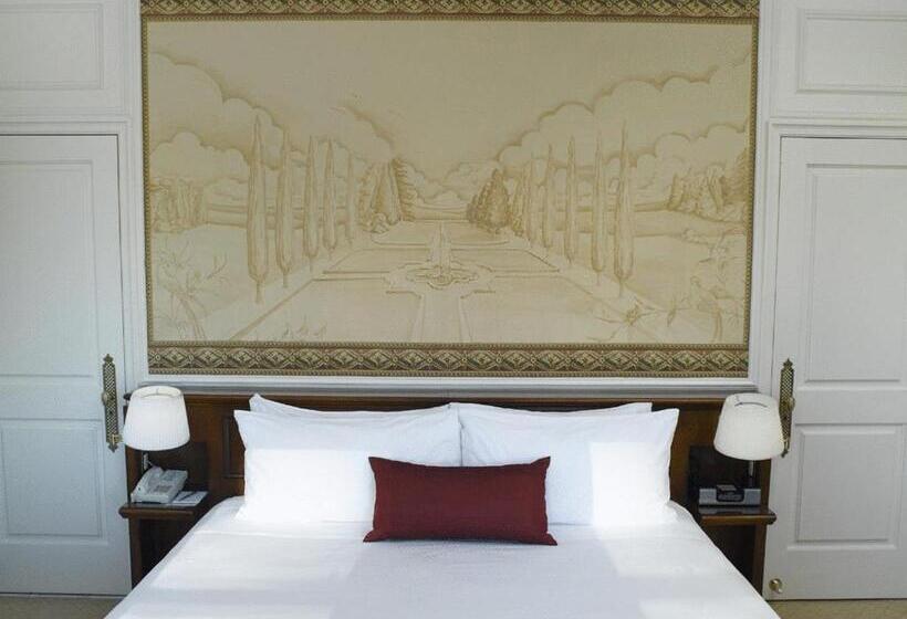 هتل The Sherry Netherland