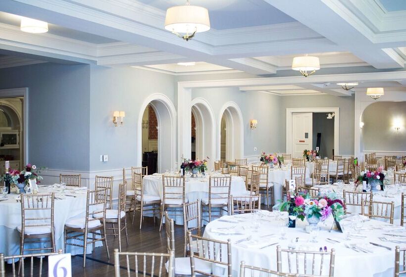 The Strathallan Rochester Hotel & Spa   Doubletree By Hilton