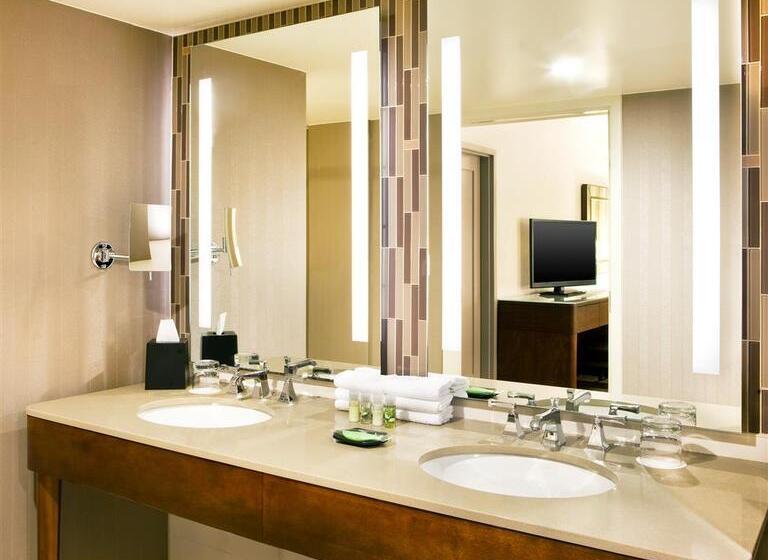 فندق The Westin Portland Harborview