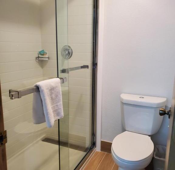 Thea Tacoma, Ascend Hotel Collection