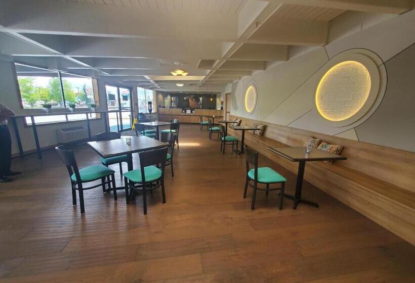 Thea Tacoma, Ascend Hotel Collection