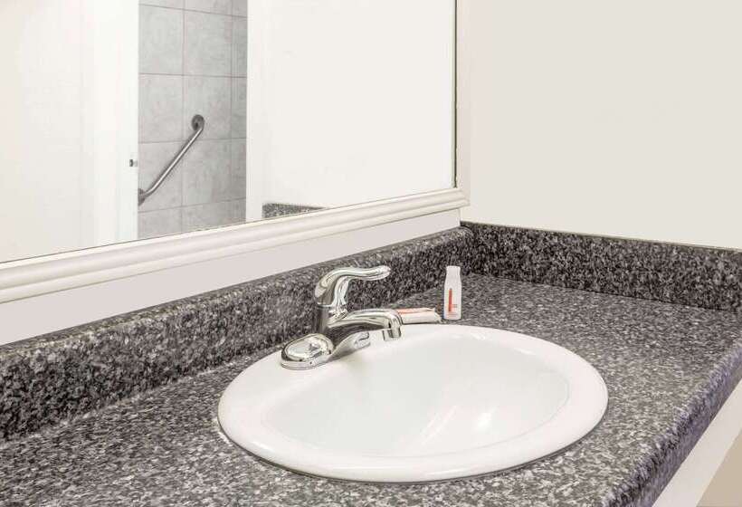 هتل Travelodge By Wyndham Shreveport La