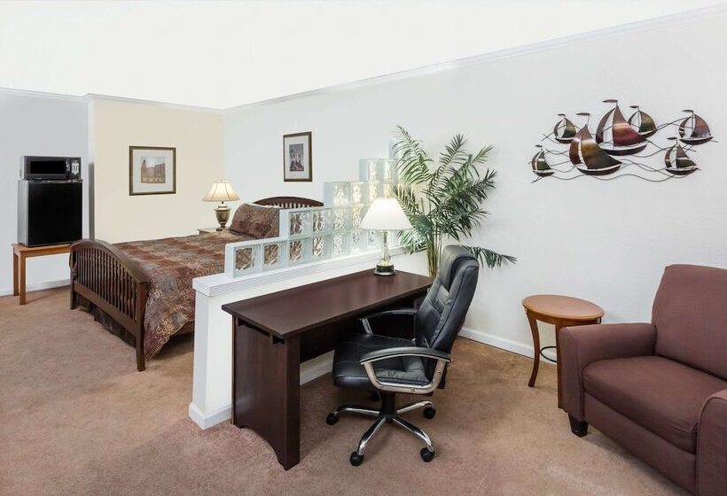 هتل Travelodge By Wyndham Shreveport La