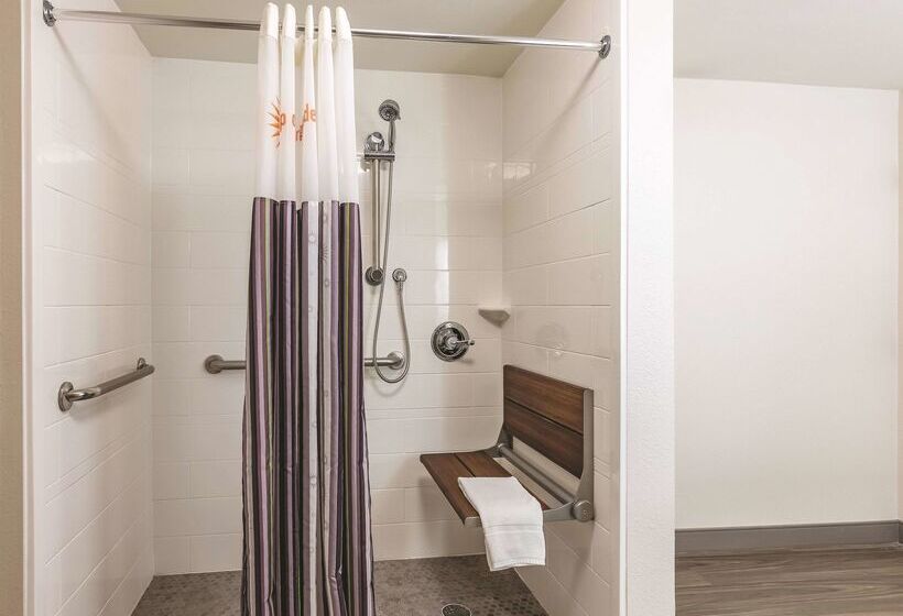 La Quinta By Wyndham Salem Nh