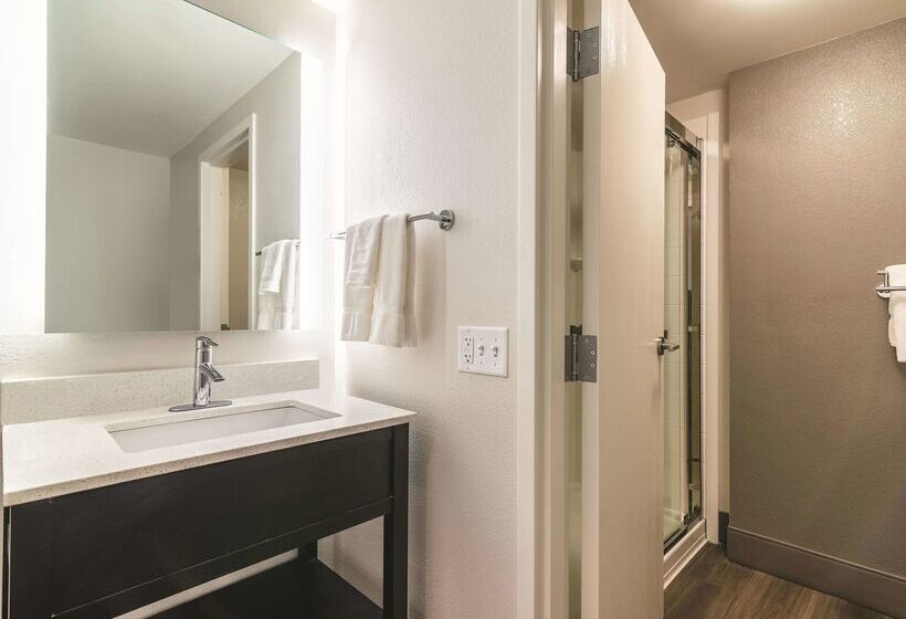 La Quinta By Wyndham Salem Nh