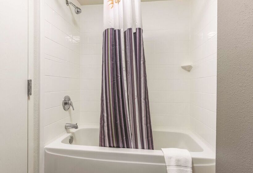 La Quinta By Wyndham Salem Nh