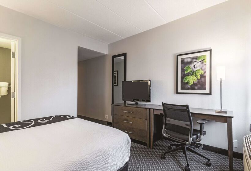 La Quinta By Wyndham Salem Nh