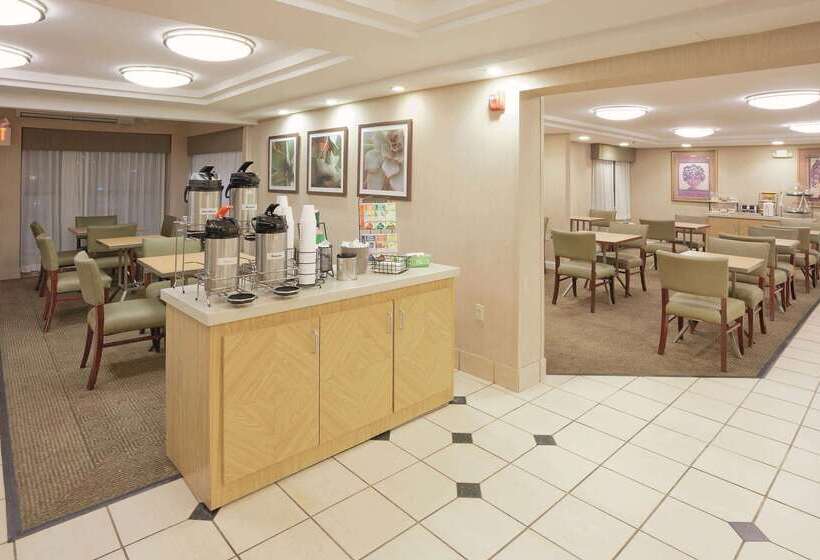 La Quinta By Wyndham Warwick Providence Airport