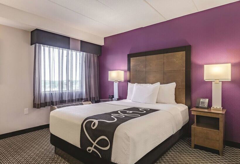 La Quinta By Wyndham Warwick Providence Airport