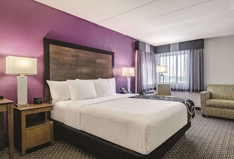 La Quinta By Wyndham Warwick Providence Airport