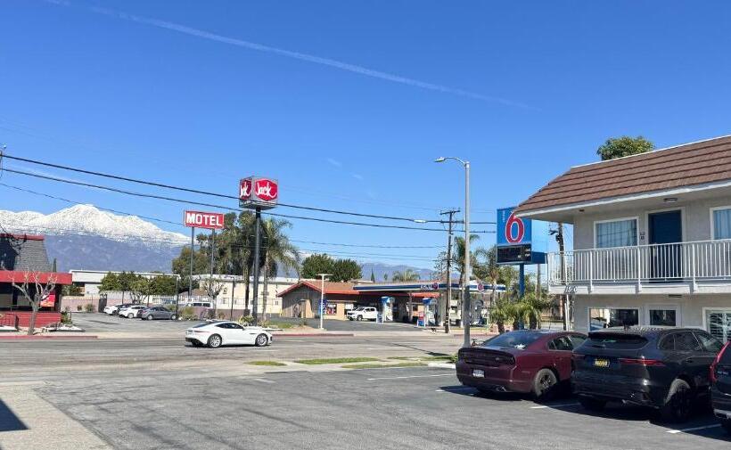 Motel 6 Ontario Airport