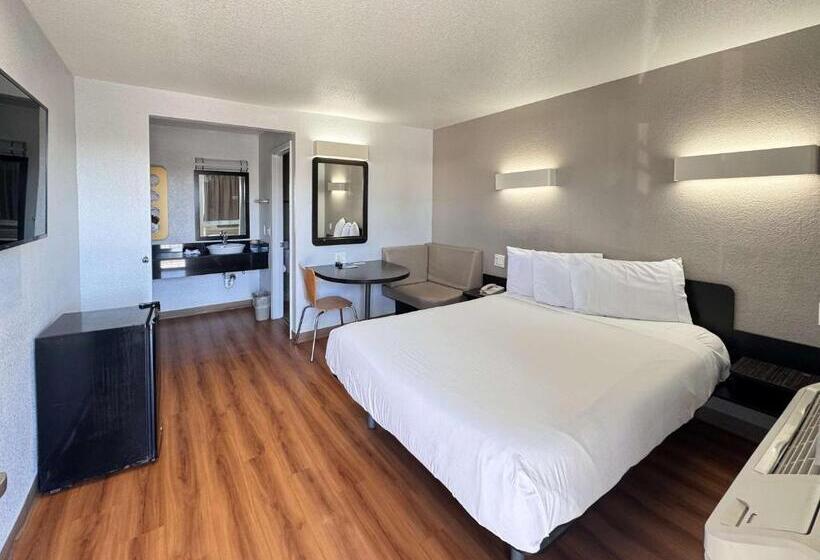 Motel 6 Ontario Airport