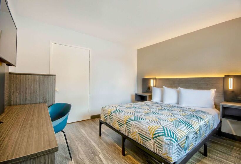 Motel 6marina, Ca  Monterey