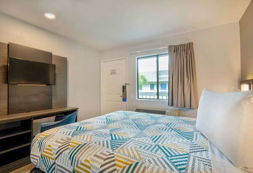 Motel 6marina, Ca  Monterey