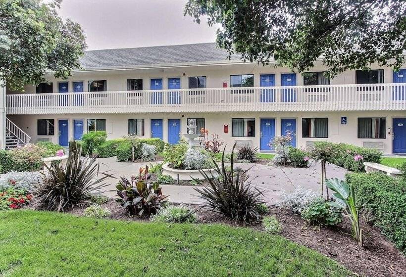 Motel 6marina, Ca  Monterey