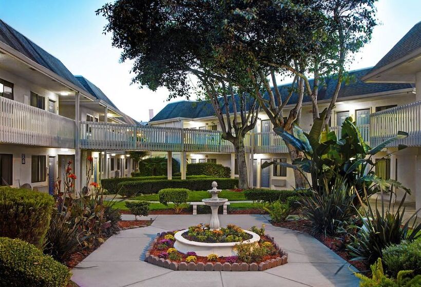 Motel 6marina, Ca  Monterey