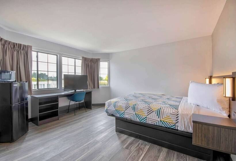 Motel 6marina, Ca  Monterey