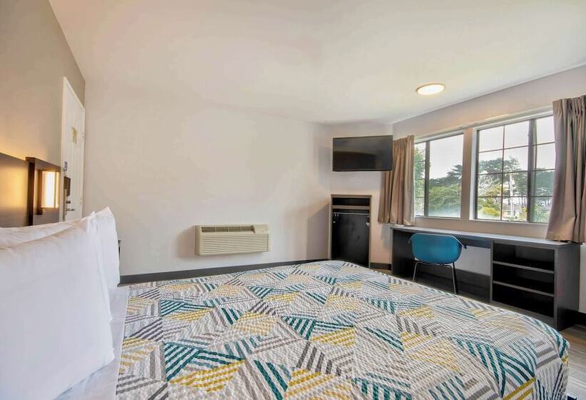 Motel 6marina, Ca  Monterey