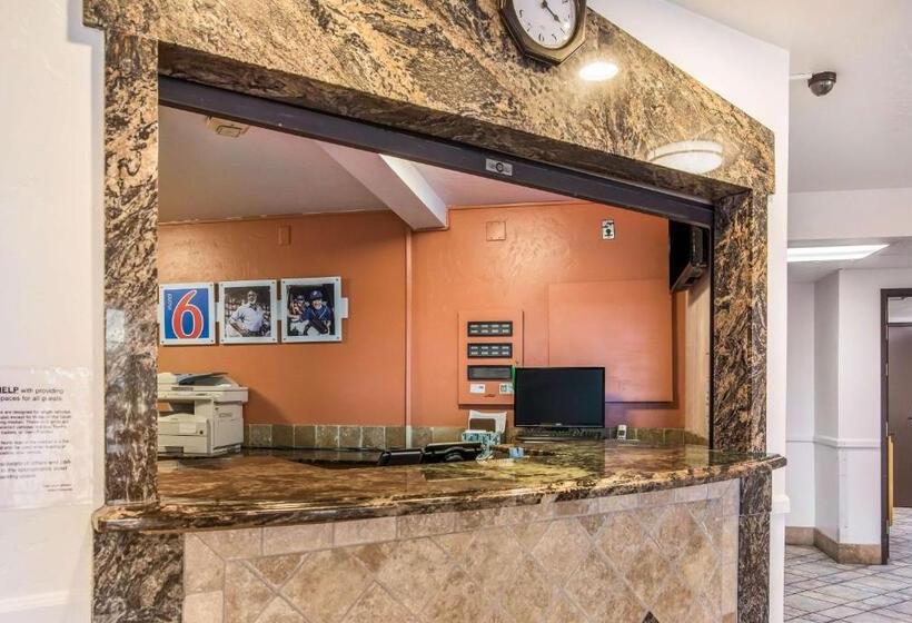 Motel 6wilsonville, Or  Portland