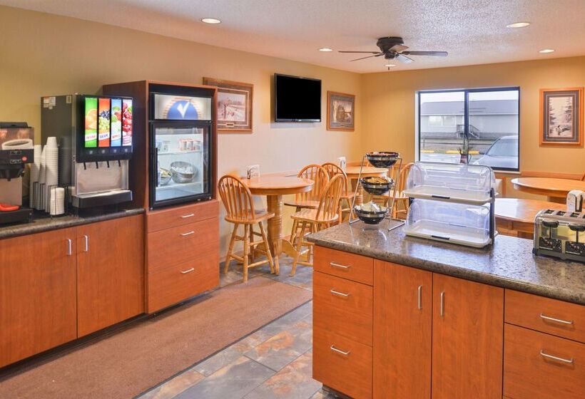 فندق على الطريق Americas Best Value Inn & Suites International Falls