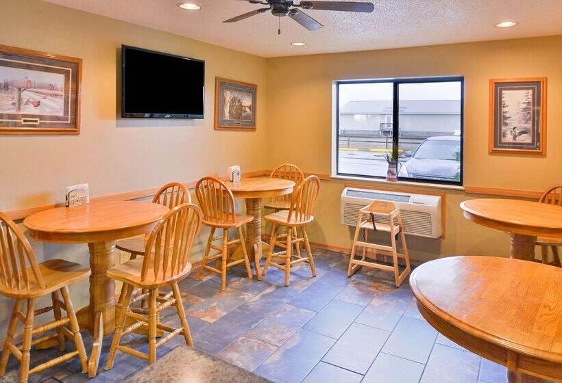 فندق على الطريق Americas Best Value Inn & Suites International Falls