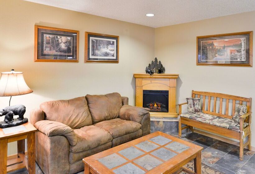 فندق على الطريق Americas Best Value Inn & Suites International Falls