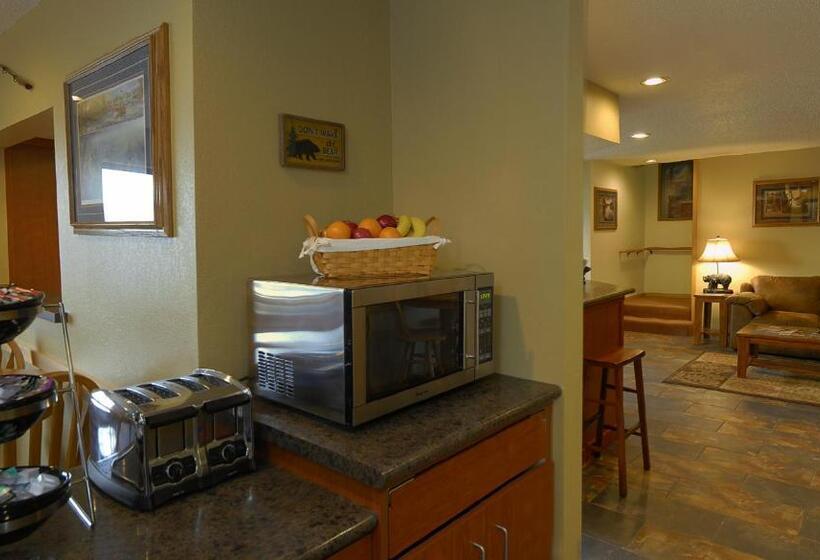 فندق على الطريق Americas Best Value Inn & Suites International Falls