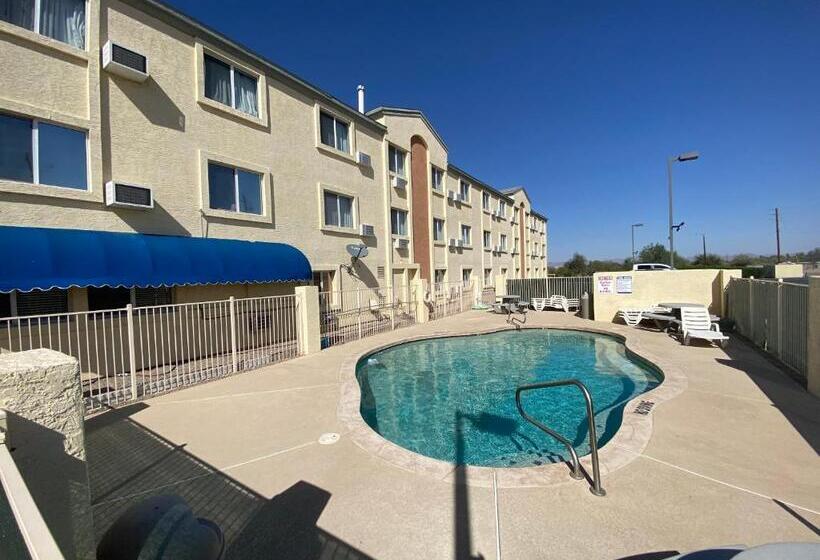 فندق على الطريق Americas Choice Inn & Suites