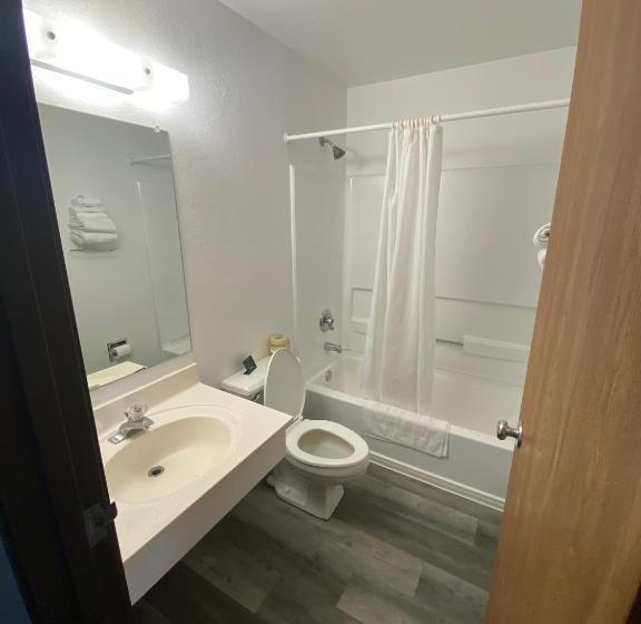 فندق على الطريق Americas Choice Inn & Suites