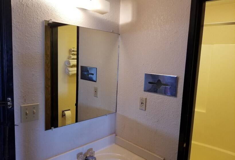 מוטל Americas Stay Inn Leavenworth