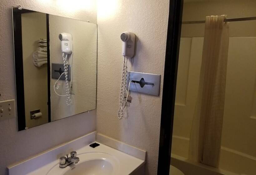 מוטל Americas Stay Inn Leavenworth