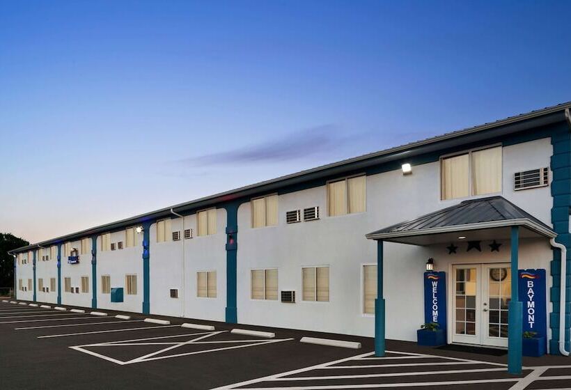 모텔 Baymont By Wyndham Hutchinson