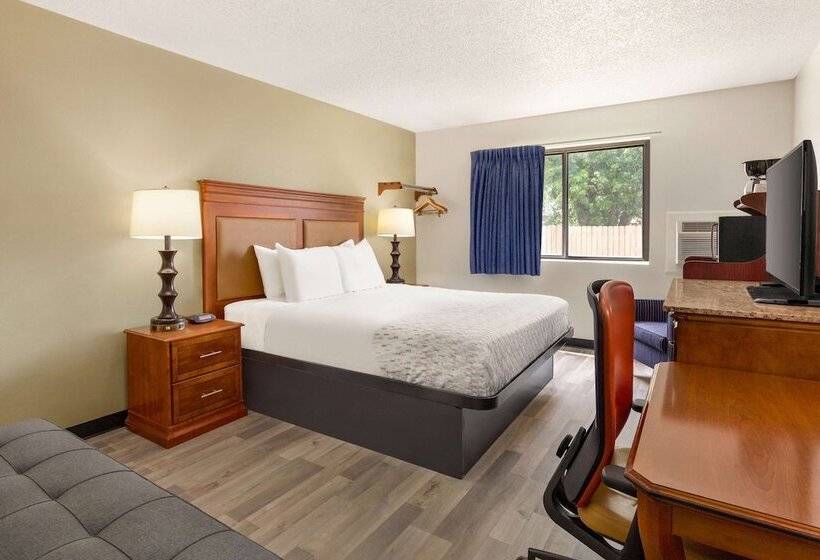 모텔 Baymont By Wyndham Hutchinson