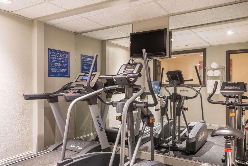 فندق على الطريق Days Inn By Wyndham Greenfield