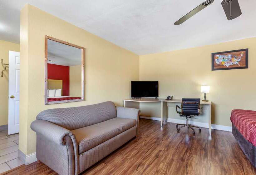 فندق على الطريق Econo Lodge Clovis