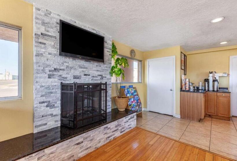 فندق على الطريق Econo Lodge Clovis