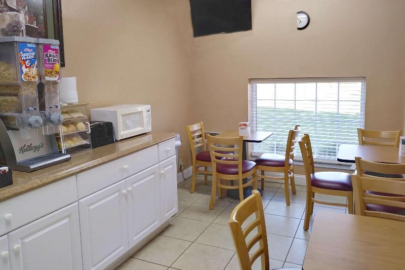 モーテル Econo Lodge